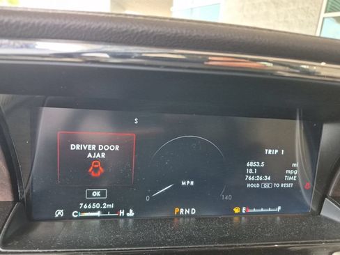 Used 2020 Lincoln Navigator Reserve w/ Luxury Package RWD image 18