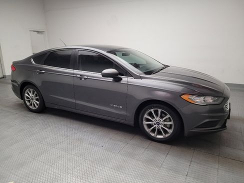 Used 2017 Ford Fusion SE FWD image 11