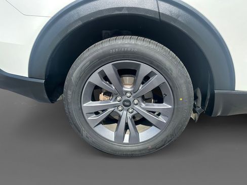 Used 2023 Ford Explorer XLT w/ Equipment Group 202A image 10