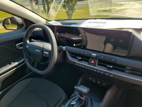New 2026 Kia K4 FWD image 8
