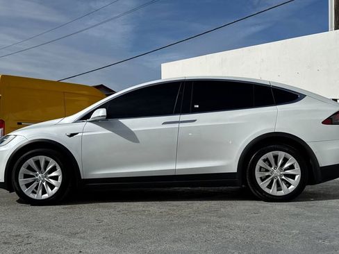 Used 2020 Tesla Model X Long Range image 6