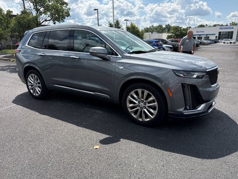 Used 2020 Cadillac XT6 Premium Luxury FWD image 22