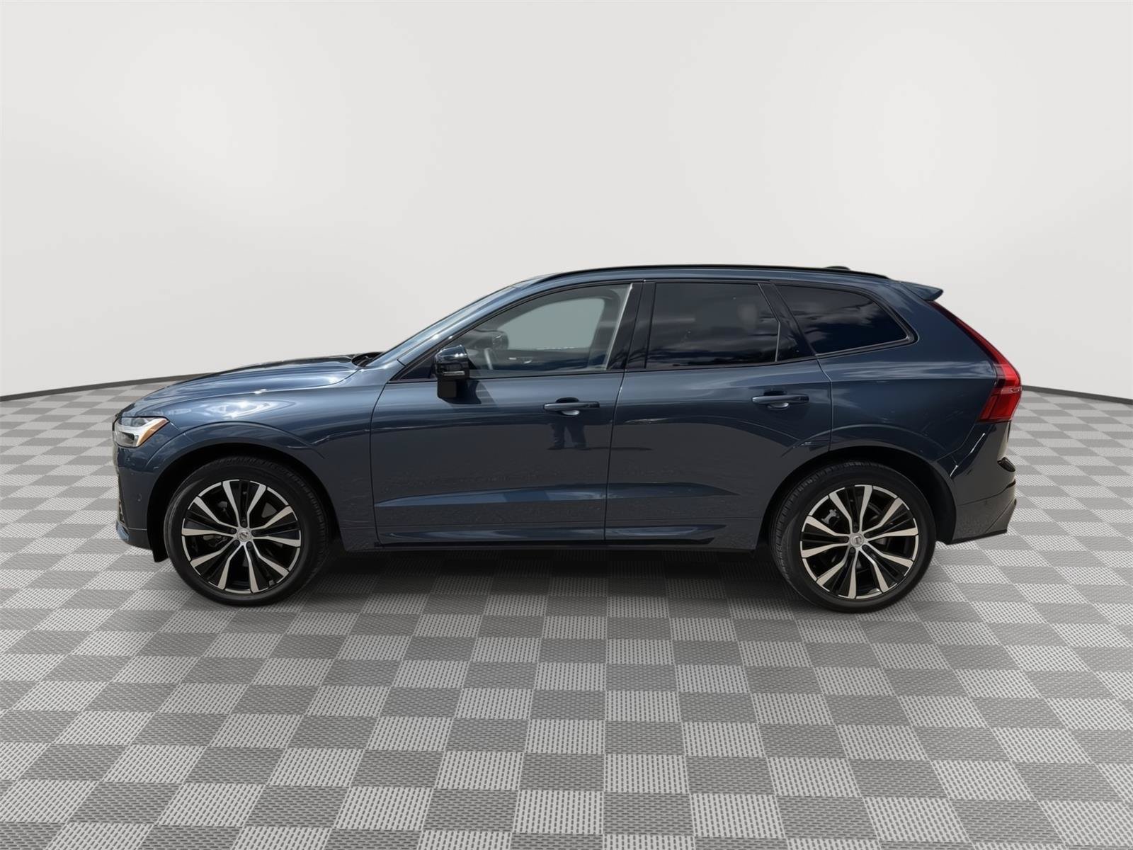 Used 2023 Volvo XC60 B6 Ultimate w/ Climate Package AWD/4WD image 4