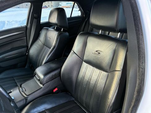 Used 2013 Chrysler 300 S image 11