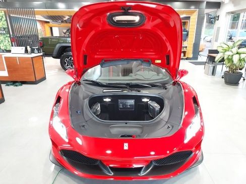 Used 2021 Ferrari F8 Tributo image 46