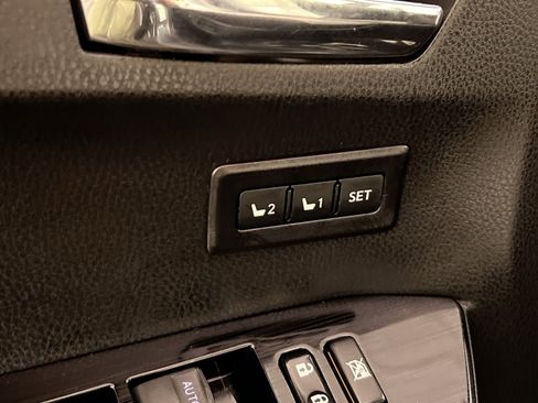 Used 2018 Toyota RAV4 Limited image 32