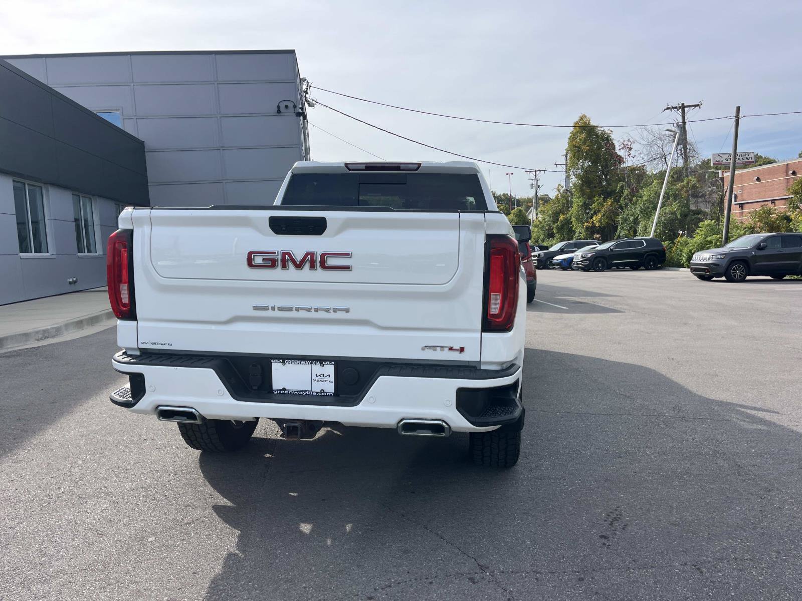 Used 2021 GMC Sierra 1500 AT4 w/ AT4 Premium Package AWD/4WD image 4