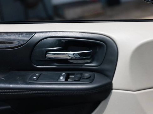 Used 2014 Dodge Grand Caravan SE w/ Quick Order Package 29E SE FWD image 14
