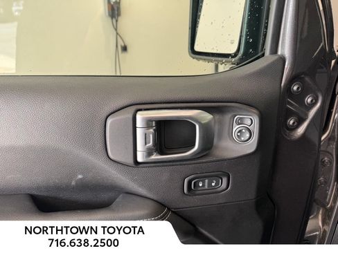 Used 2023 Jeep Wrangler Unlimited Sahara w/ Cold Weather Group AWD/4WD image 31