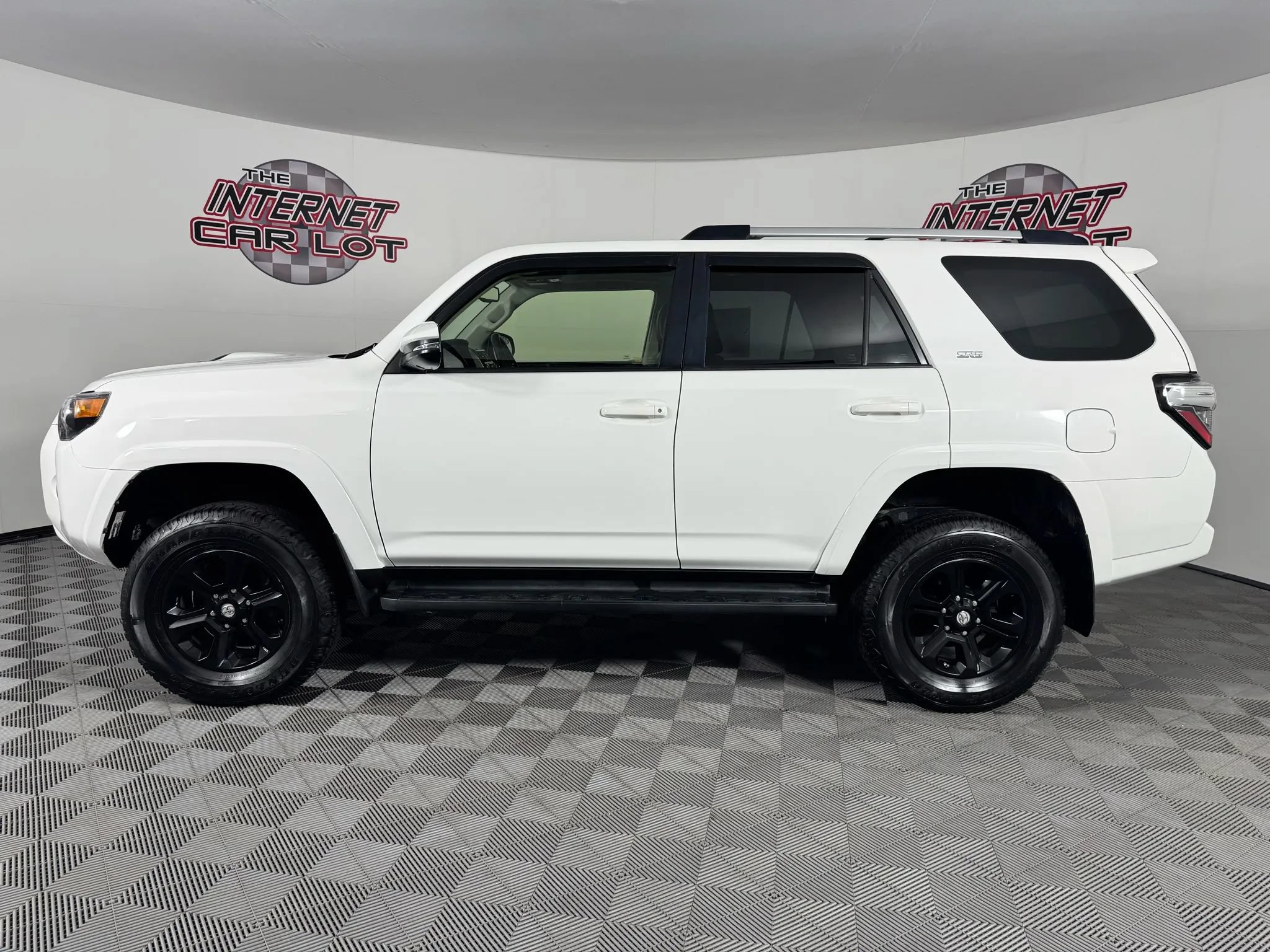 Used 2019 Toyota 4Runner SR5 Premium AWD/4WD image 4