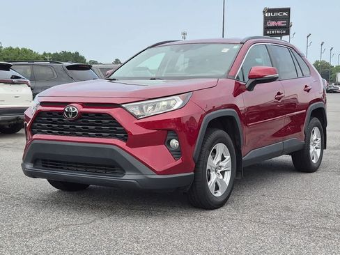 Used 2021 Toyota RAV4 XLE AWD/4WD image 1