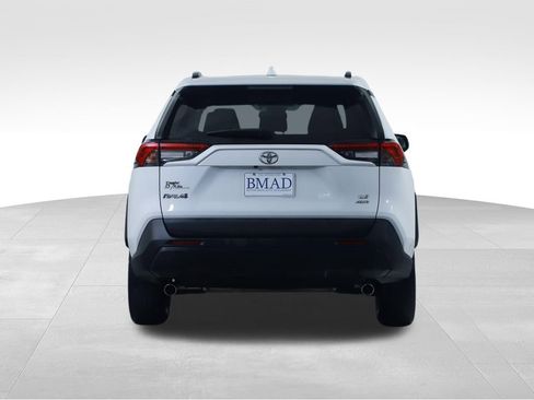 Used 2020 Toyota RAV4 LE w/ Carpet Mat Package AWD/4WD image 10