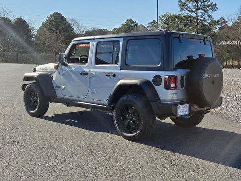 Used 2023 Jeep Wrangler Unlimited image 3