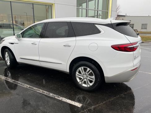 Used 2020 Buick Enclave Essence image 4