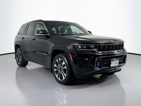 Used 2022 Jeep Grand Cherokee Overland w/ Advanced Protech Group III AWD/4WD image 4