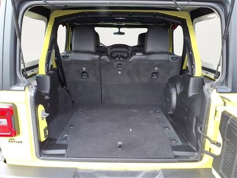 Used 2023 Jeep Wrangler Unlimited Rubicon w/ LED Lighting Group image 6