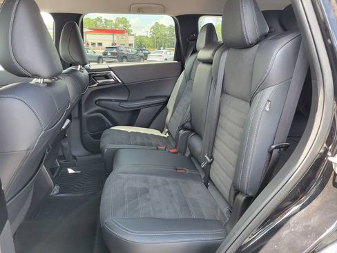 Used 2024 Mitsubishi Outlander SE FWD image 16