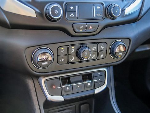 Certified 2023 GMC Terrain SLT image 32