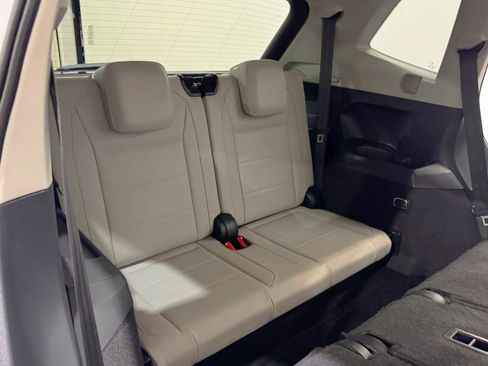 Used 2019 Volkswagen Tiguan SE FWD image 17