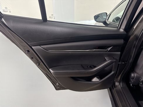 Used 2021 MAZDA MAZDA3 s image 26