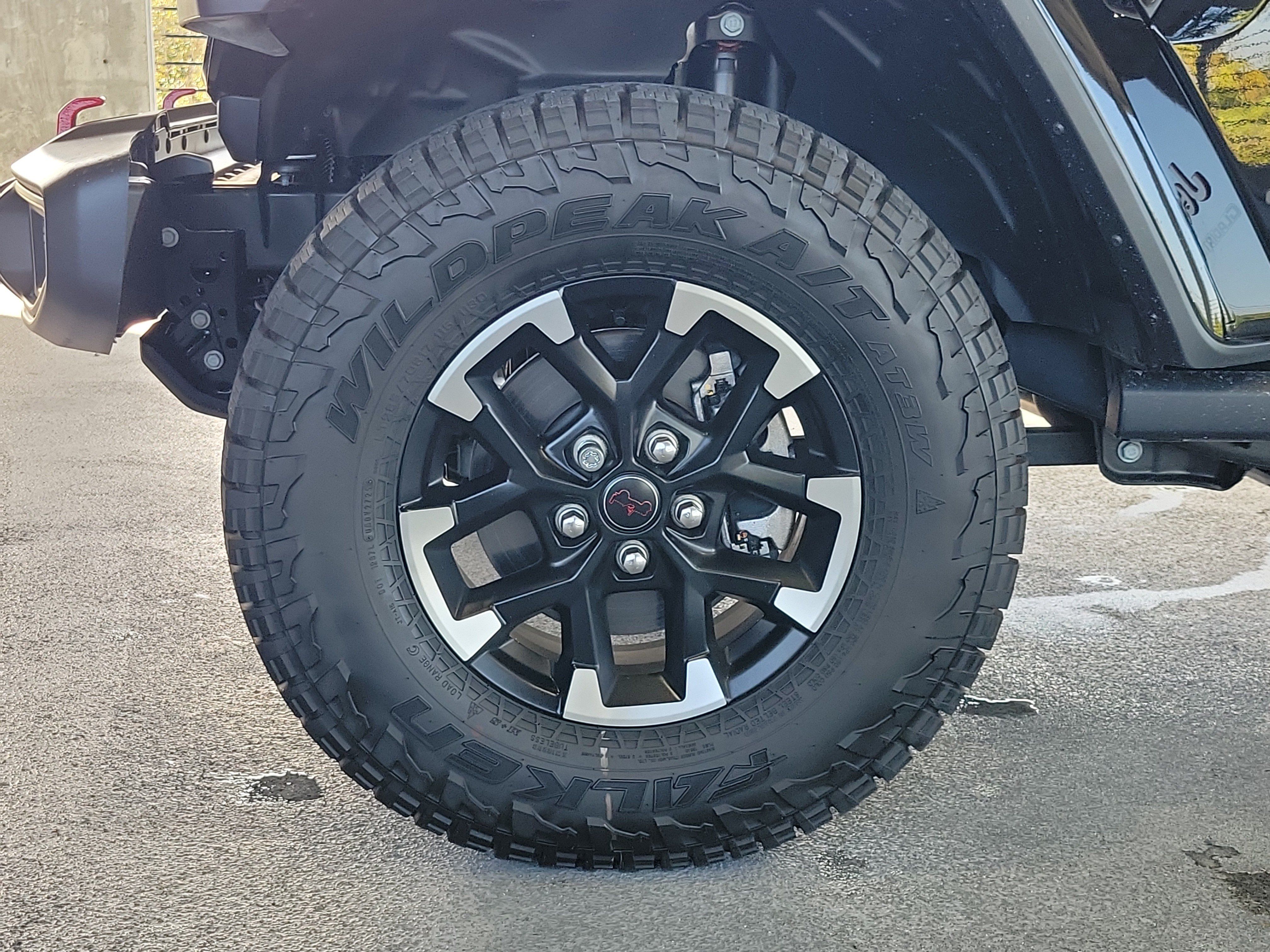 New 2026 Jeep Gladiator Rubicon w/ Safety Group AWD/4WD image 5
