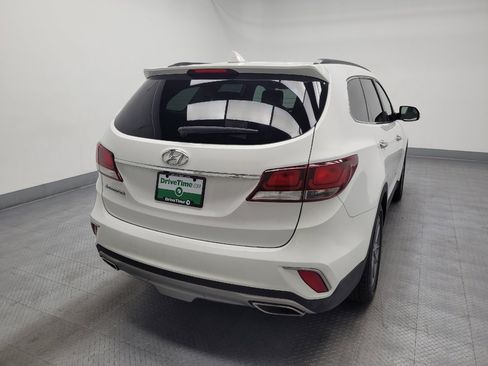 Used 2017 Hyundai Santa Fe SE image 7