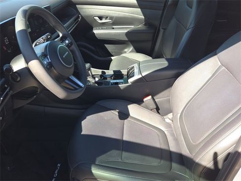 Used 2025 Hyundai Santa Cruz SEL image 17