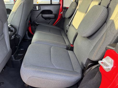 Certified 2025 Jeep Wrangler Willys image 13