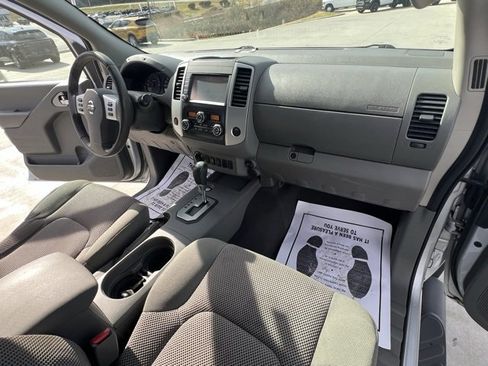 Used 2021 Nissan Frontier SV image 32