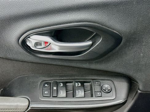 Used 2014 Jeep Cherokee Latitude AWD/4WD image 15