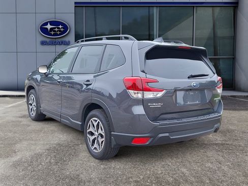 Used 2024 Subaru Forester Premium AWD/4WD image 4
