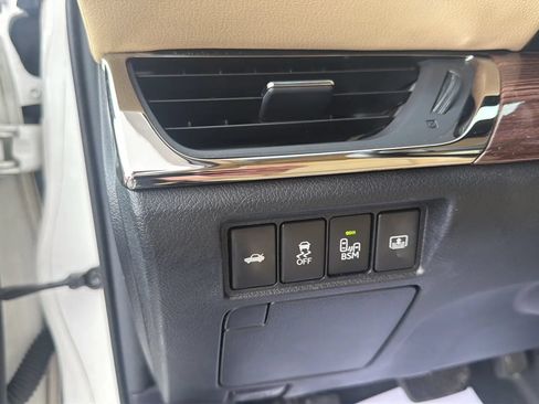 Used 2013 Toyota Avalon Limited FWD image 14