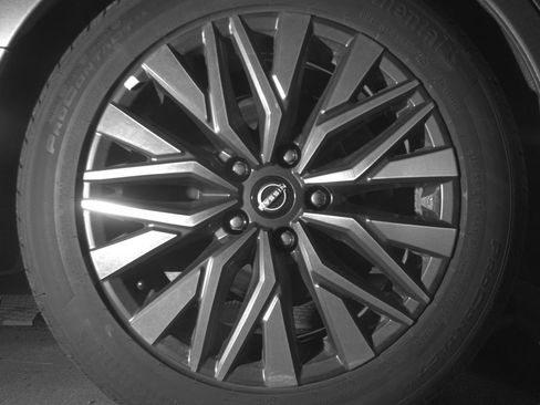 Used 2025 Nissan Altima 2.5 SV FWD image 15