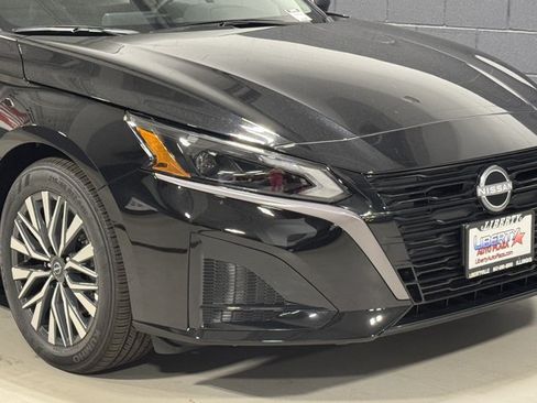 New 2026 Nissan Altima 2.5 SV FWD image 3