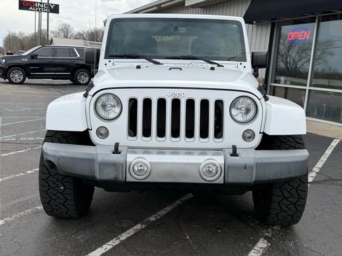 Used 2016 Jeep Wrangler Unlimited Sahara w/ Connectivity Group image 8