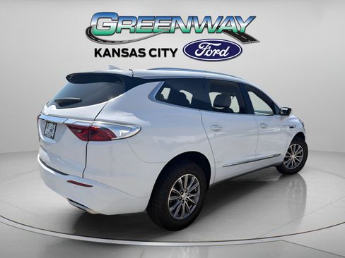 Used 2022 Buick Enclave Premium AWD/4WD image 8
