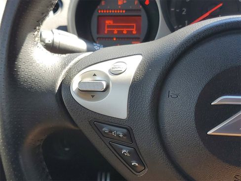 Certified 2017 Nissan 370Z Coupe image 17