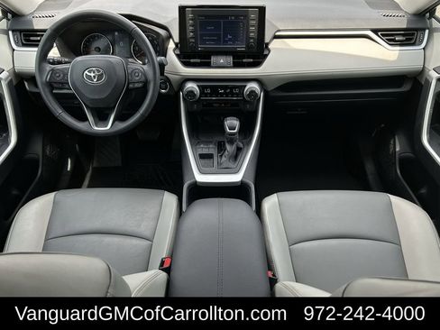 Used 2022 Toyota RAV4 XLE Premium image 10