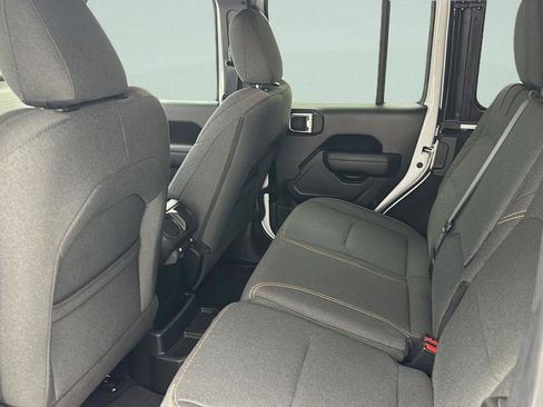 Used 2024 Jeep Wrangler Unlimited w/ Convenience Group AWD/4WD image 9