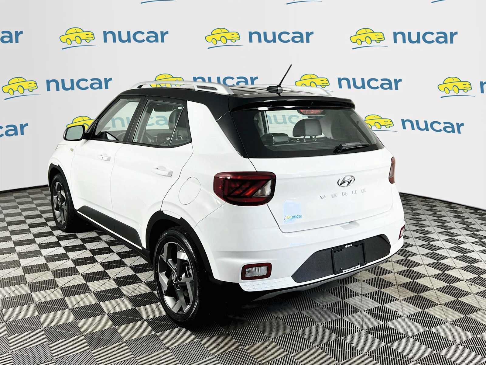 Certified 2024 Hyundai Venue Limited FWD image 5