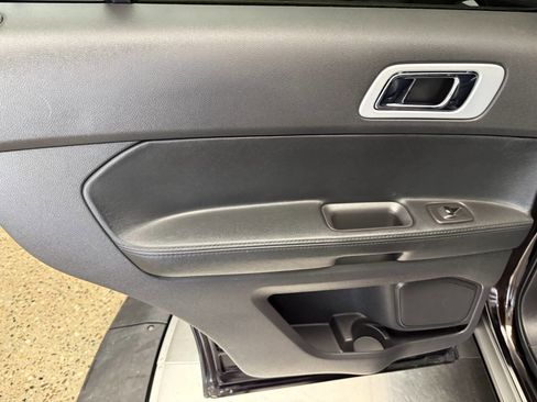 Used 2013 Ford Explorer XLT AWD/4WD image 19