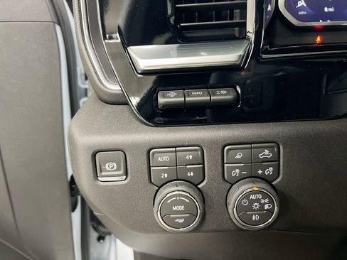 New 2026 Chevrolet Silverado 1500 High Country w/ Technology Package AWD/4WD image 19