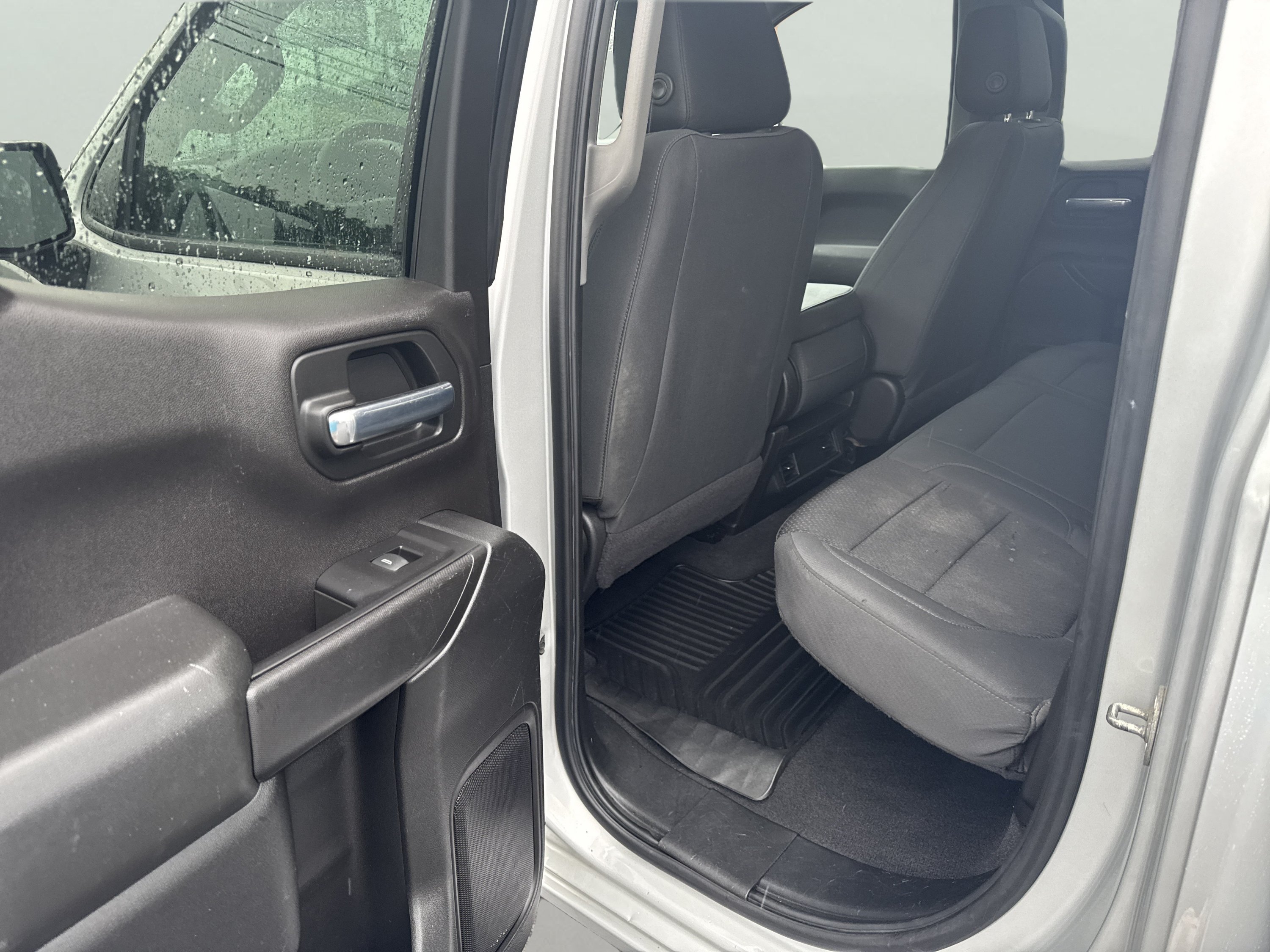 Used 2020 Chevrolet Silverado 1500 Custom w/ Custom Value Package AWD/4WD image 16