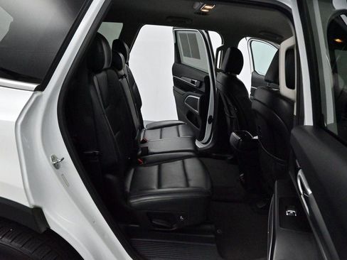 Used 2020 Kia Telluride LX AWD/4WD image 31