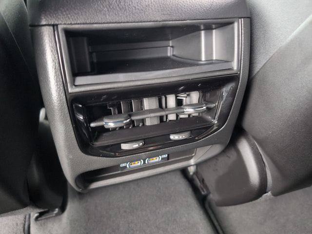 Certified 2024 Jeep Grand Cherokee Laredo RWD image 16