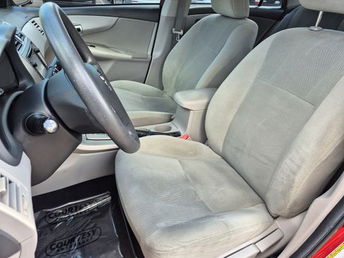 Used 2013 Toyota Corolla LE FWD image 21
