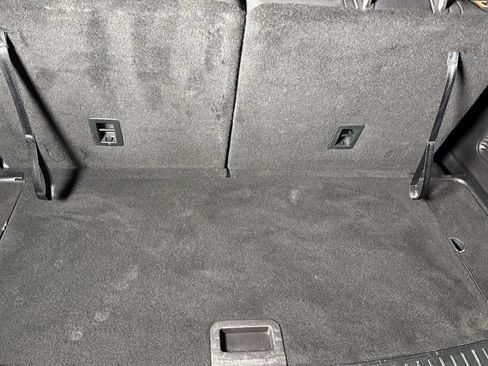 Used 2020 Ford Explorer XLT image 23