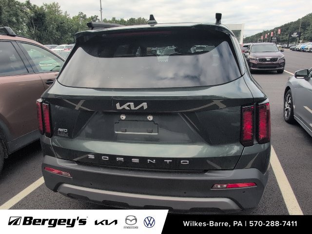 Used 2022 Kia Sorento S w/ Panoramic Sunroof Package AWD/4WD image 10