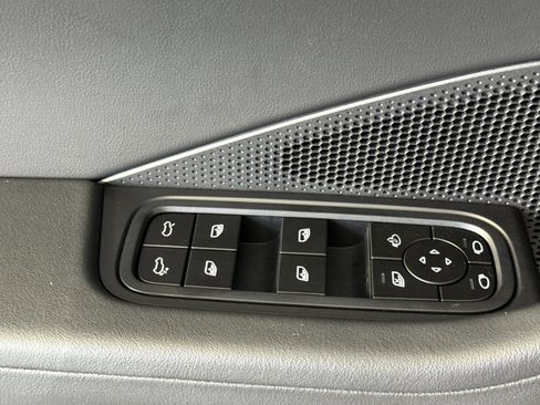Certified 2026 Porsche Macan 4 Electric AWD/4WD image 13