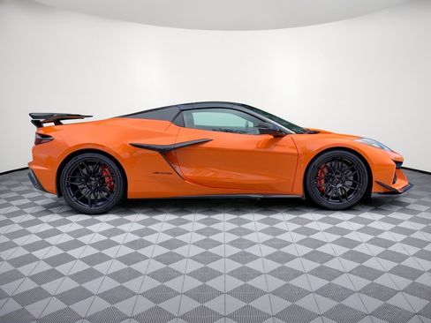 Used 2023 Chevrolet Corvette Z06 w/ Z07 Performance Package RWD image 8